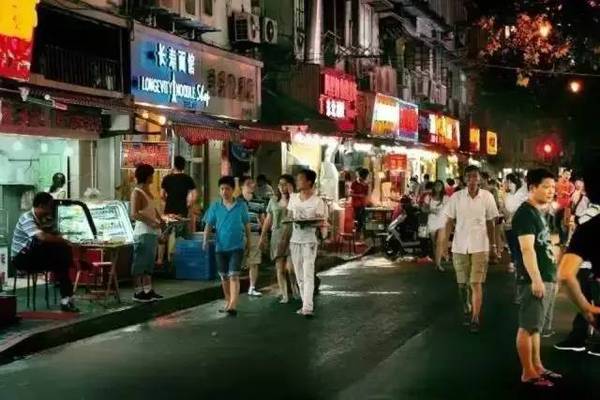 上海夜市最新繁华景象及独特魅力揭秘